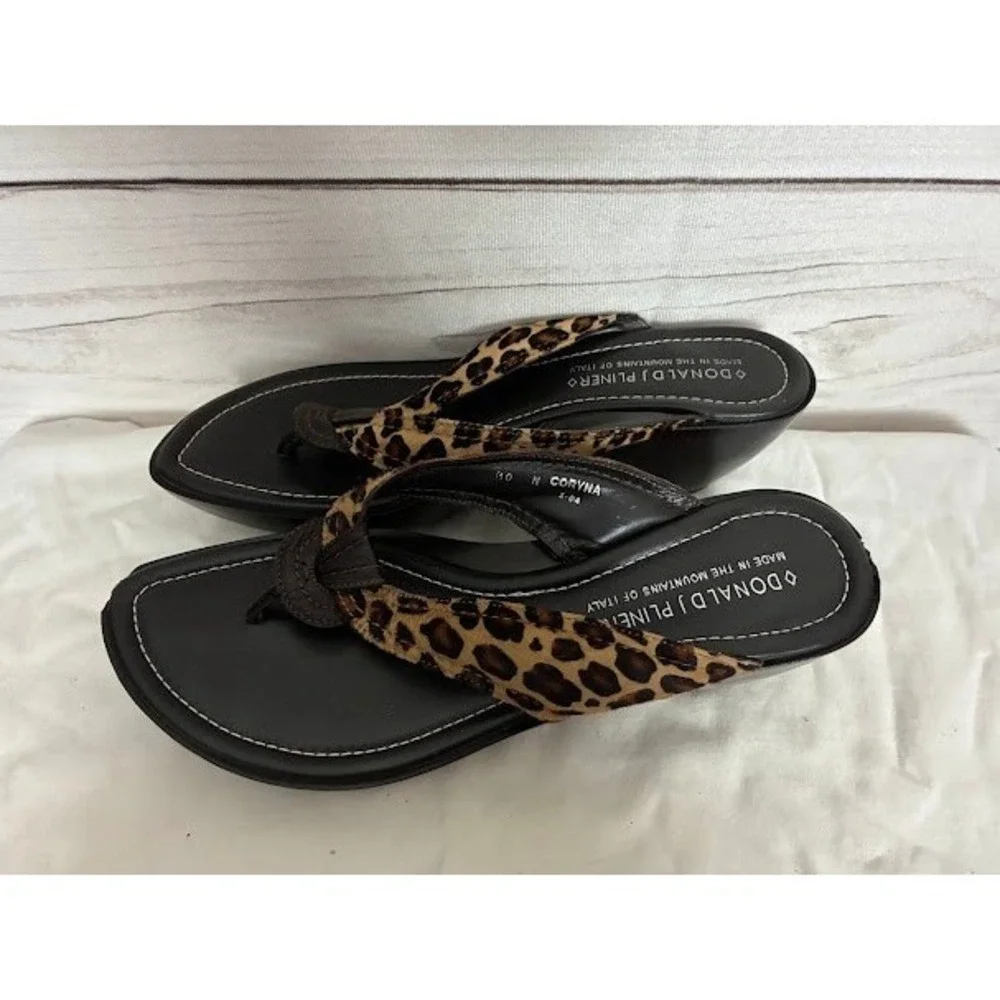 Donald J Pliner Coryna Leopard Calf Hair Wedge Thong Sandals Brown Womens 10 N